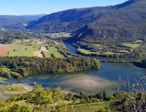 Randonner de nos gîtes de groupe dans le Jura