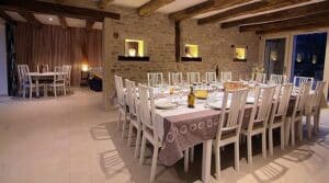 Grand gite de groupe jusqu'à 15 personnes, le clos pourra vous recevoir avec charme et raffinement